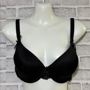 La Vie En Rose Black underwire Bra with lace detail, 36C